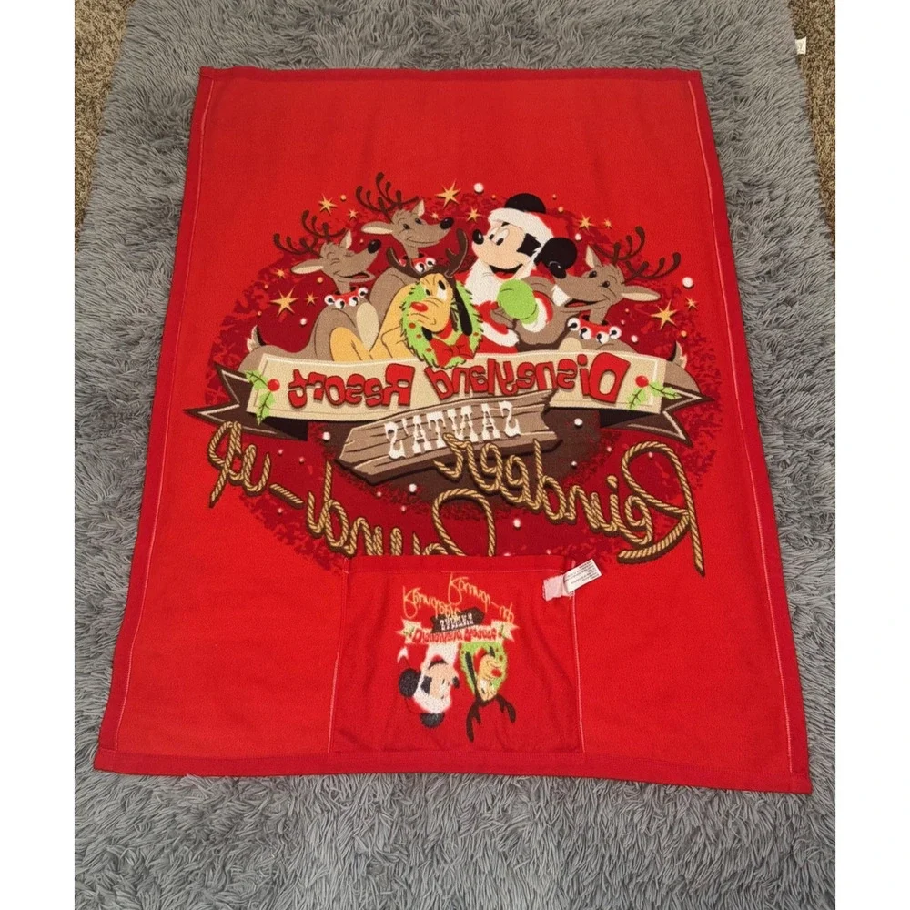 Disneyland Resort Santas Reindeer Fleece Throw 35X46 Mickey Festive